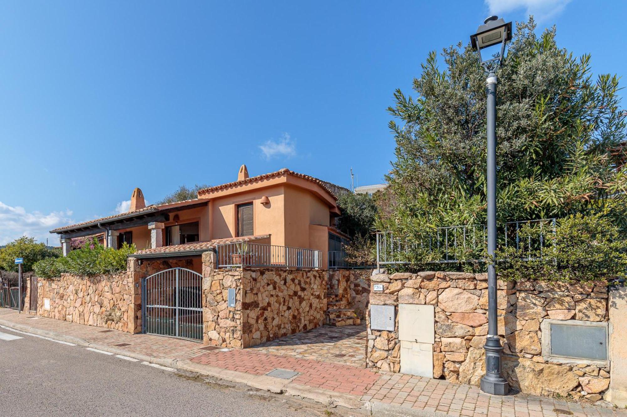 Villetta Franca 100M From The Beach - Happy Rentals Golfo Aranci Kültér fotó